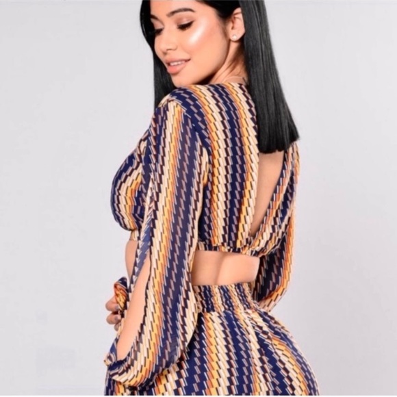 🪞 deep v neck cropped top and tie waist wide leg palazo pants matching set - Picture 3 of 11